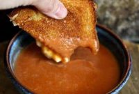 6-Ingredient Creamy Tomato Soup in 6 Minutes (From Scratch)
