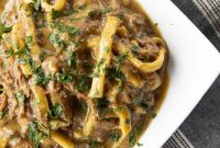 Slow Cooker Beef and Noodles Recipe for Comforting Weeknight Meals