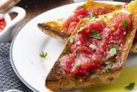 Spanish Tomato Toast: Classic Pan con Tomate Recipe for Brunch