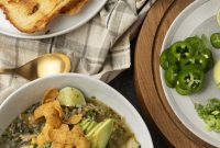 Slow-Cooker White Bean Chicken Chili Recipe for Comforting Weeknight Meals