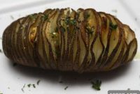 Garlic Butter Hasselback Potatoes with Crispy Edges