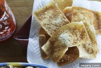 Crispy Sesame Wonton Chips Recipe for Parties and Snacking