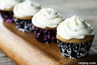 Earl Grey Cupcakes with Lemon Buttercream Frosting