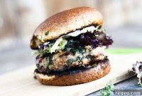Spinach and Feta Turkey Burger Recipe for Juicy Flavor