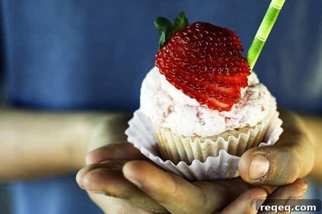 Strawberry Lemonade Cupcakes | www.foodiewithfamily.com