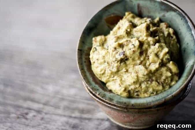 Smoky Bacon & Horseradish Mustard Recipe for Sandwichs and Dips 2 Bacon Horseradish Mustard | www.foodiewithfamily.com