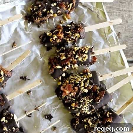 Elvis-Style Frozen Bananas with Chocolate, Peanuts & Bacon 6 Elvis Banana Ice Pops | www.foodiewithfamily.com