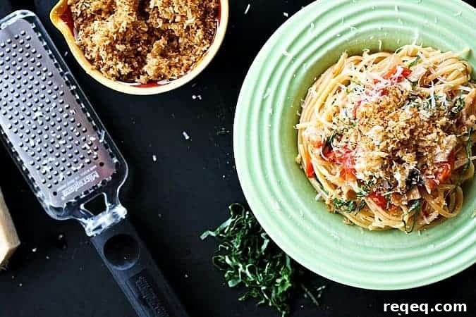 25-Minute One-Pot Chicken Parmesan Pasta Recipe 4 One Pot Lightened Up Chicken Parmesan Pasta #pasta #light foodiewithfamily.com