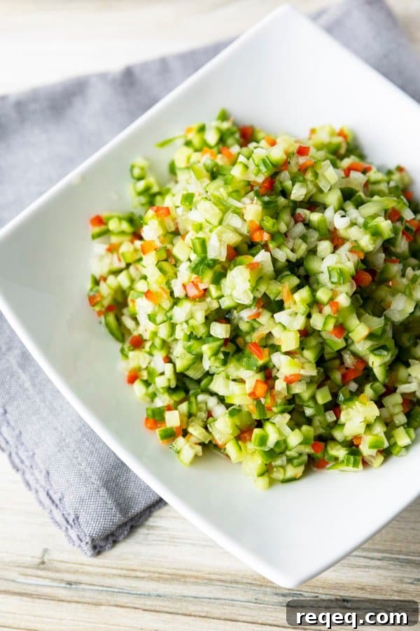Pickled Pico de Gallo: Tangy Mexican Salsa Recipe 2 Pickle de Gallo combines everything you love about garlicky dill pickles with the crunch of fresh cucumbers, red bell peppers, and onions, and the snackability of pico de gallo or salsa. It's about to be your new favourite thing.
