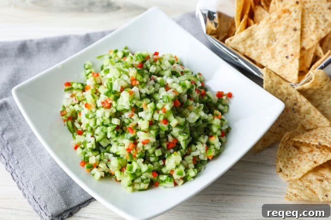 Pickled Pico de Gallo: Tangy Mexican Salsa Recipe 3 Pickle de Gallo combines everything you love about garlicky dill pickles with the crunch of fresh cucumbers, red bell peppers, and onions, and the snackability of pico de gallo or salsa. It's about to be your new favourite thing.