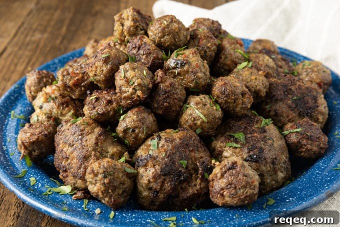 Gluten-Free Italian Meatballs Recipe for Tender, Flavorful Meatballs 4 These easy gluten free meatballs are so succulent and savoury with a texture so perfect, you’ll judge all other meatballs by them! Whether you serve them with spaghetti sauce, turn them into Swedish meatballs, tuck them in the best meatball subs, or serve them on toothpicks as an appetizer, you’ll never miss the gluten!