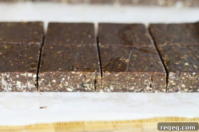 Homemade Larabars: Simple No-Bake Date and Nut Energy Bars 4 Homemade Larabars: This super nutritious, delicious lunchbox or post workout snack tastes more like candy bars than health food!